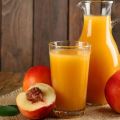 A simple recipe for peach juice for the winter at home