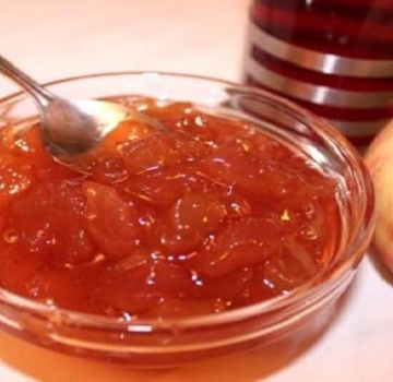 A simple recipe for making apple jam at home for the winter