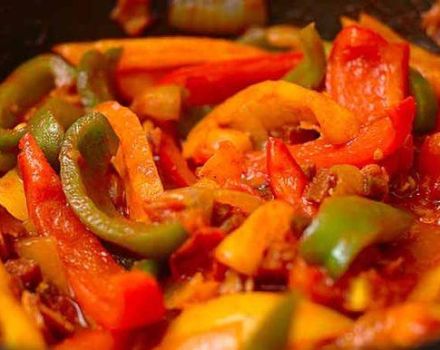 Ein Schritt-für-Schritt-Rezept für die Herstellung von Lecho für den Winter ohne Essig und Öl