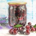 TOP 7 des recettes pour mettre en conserve des cerises dénoyautées avec du sucre dans leur propre jus pour l'hiver