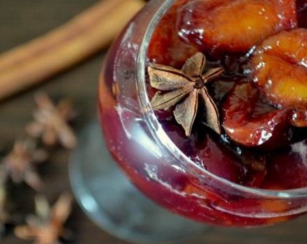 Recette étape par étape pour faire de la confiture de pêches et des prunes pour l'hiver