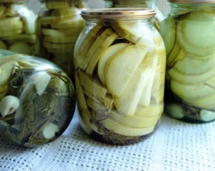 Recette instantanée de courgettes marinées au miel et à l'ail pour l'hiver