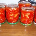 Einfache Rezepte zum Einmachen von Blumenkohl in Tomaten für den Winter