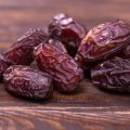 Description des variétés de dattes royales, leurs propriétés utiles et leurs inconvénients