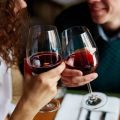 Quels sont les avantages du vin fait maison et des propriétés médicinales, contre-indications d'utilisation