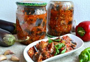 Die besten Rezepte zum Kochen von Auberginen auf Georgisch für den Winter