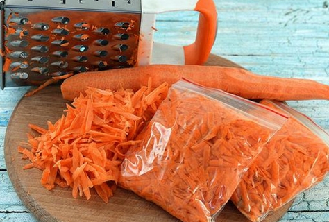 grated carrots in a bag