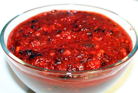 Pflaumenketchup in einer Schüssel