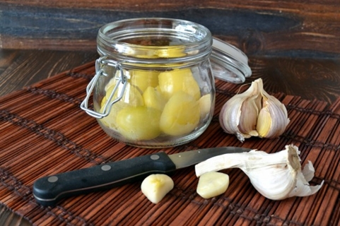 Physalis und Knoblauch