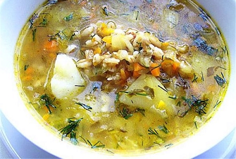 Gurke mit Reis in einem Teller