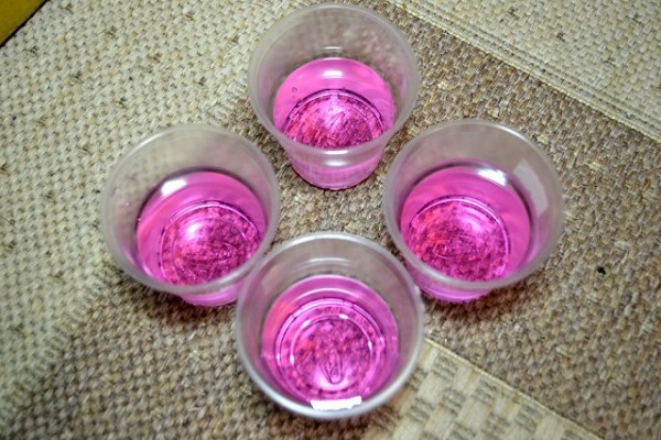 in einer Lösung von Kaliumpermanganat