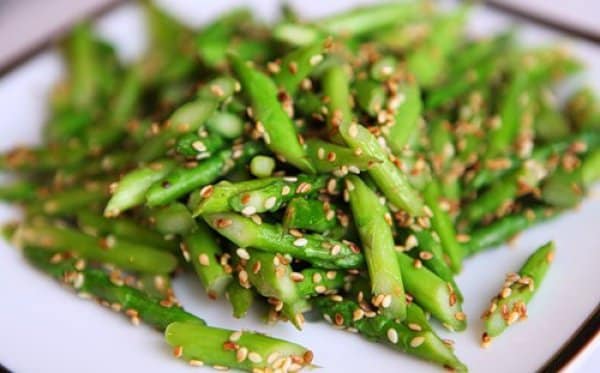 graines de sésame et haricots