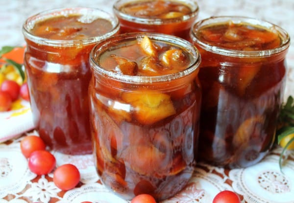 Confiture de cerises et de prunes