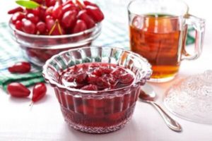 Ein einfaches Rezept für Hartriegelmarmelade mit Knochen für den Winter, wie man richtig kocht