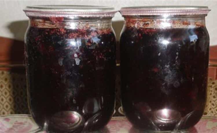 confiture dans un pot