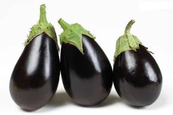 aubergine sur la table