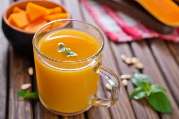 in Würfel schneiden