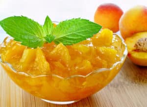 Recettes simples pour faire de la confiture de pêches avec des oranges pour l'hiver