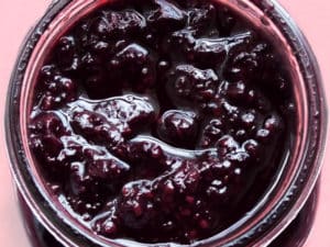 Schritt-für-Schritt-Rezepte für die Herstellung von kernloser Brombeermarmelade für den Winter