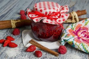 Une recette simple de confiture de fraises cinq minutes pour l'hiver