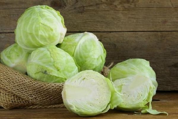 aufgrund von Spurenelementen