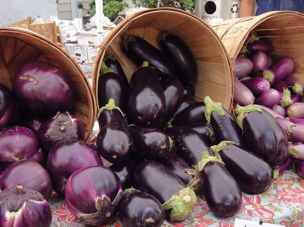 beaucoup d'aubergine