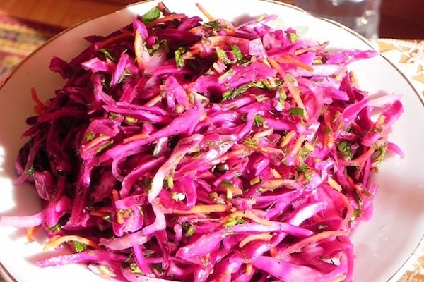 mischt sich mit Salz