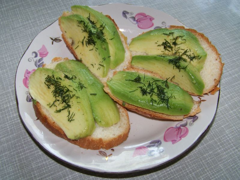 Mit Avocadobutter