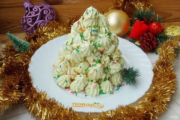Meringue Christmas tree