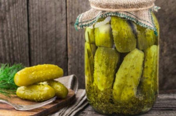 in einem Glas salzen