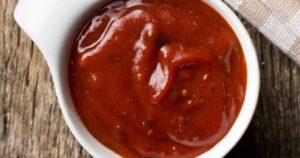 Step-by-step recipe for making homemade ketchup with starch for the winter