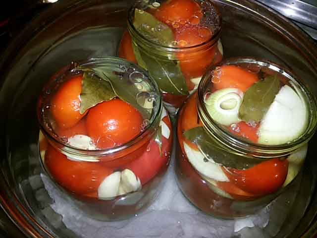 pickled tomatoes