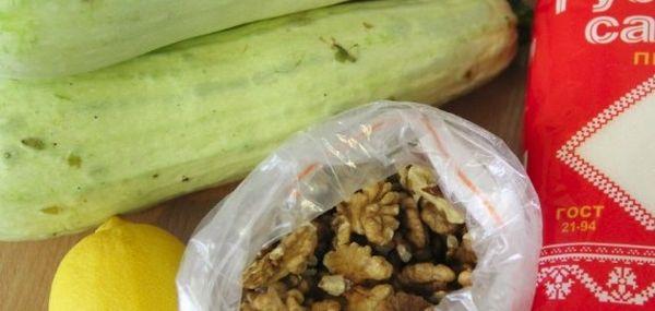 zucchini with nuts