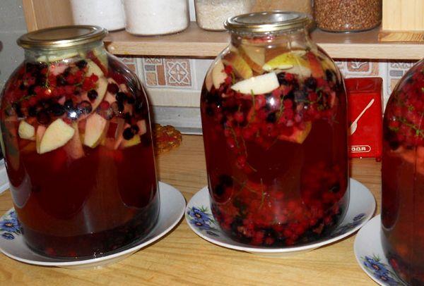 verschiedene Kompotte