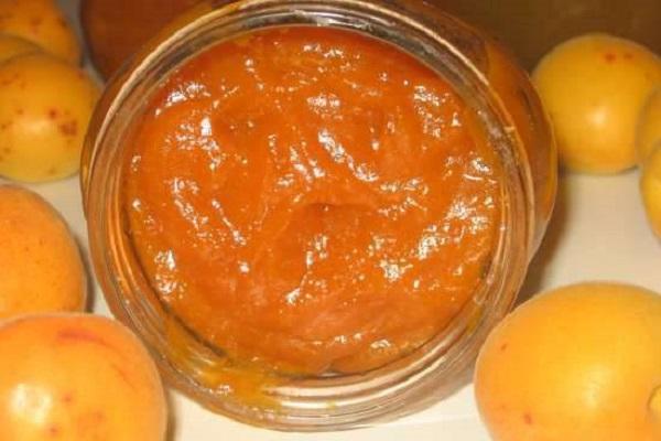 eingedickte, feste Marmelade