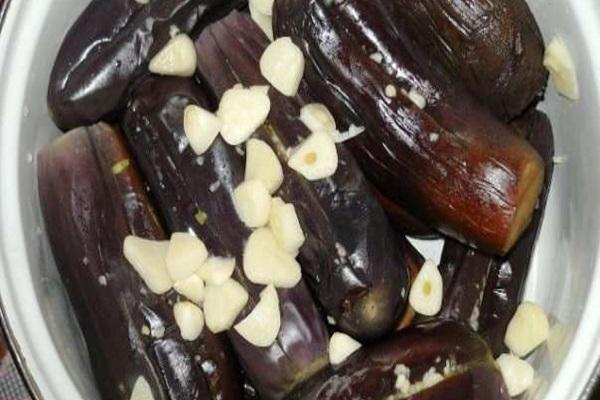 Gemüse wird zubereitet