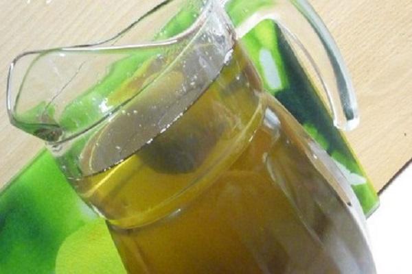 Dekanter mit Flüssigkeit