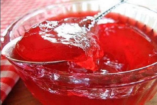 gelée dans une assiette