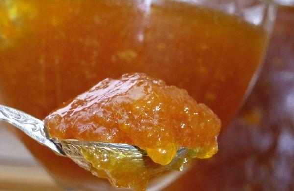 Marmelade mit Orangen