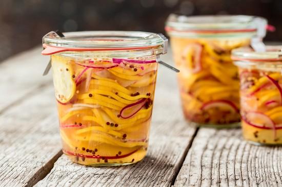 würzig marinierte Zucchini