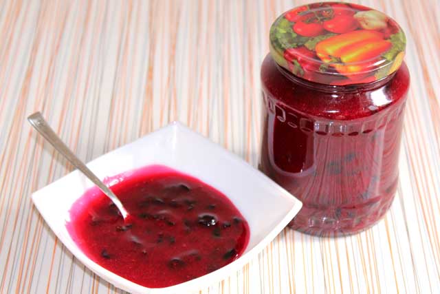 Johannisbeeren für den Winter ernten