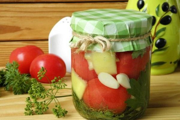 le couvercle est attaché