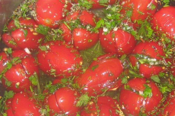 Tomaten mit Kräutern