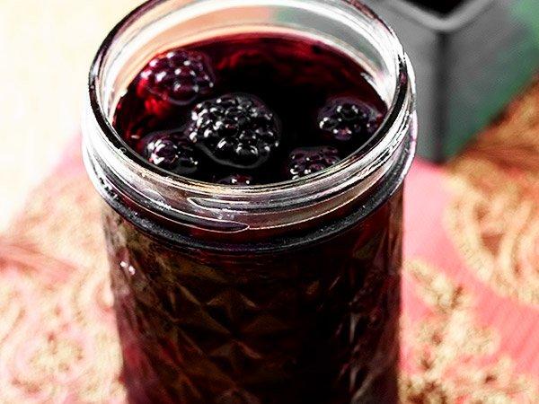 confiture de framboises noires