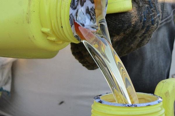 les mélanges sont versés