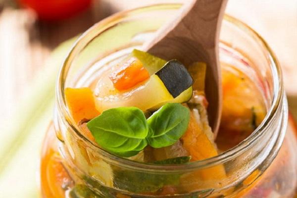 mit einem Löffel einnehmen