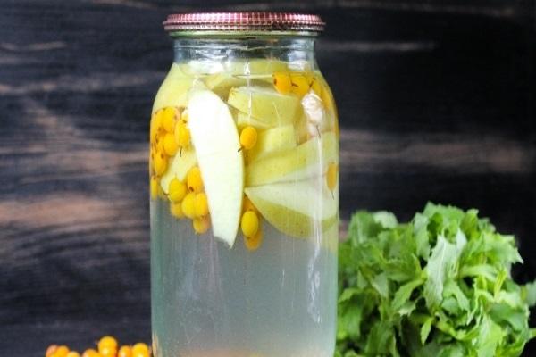 Sanddorn mit Äpfeln