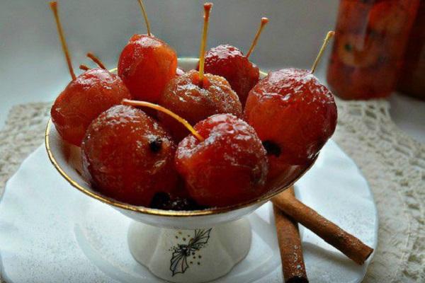 cannelle sur une assiette