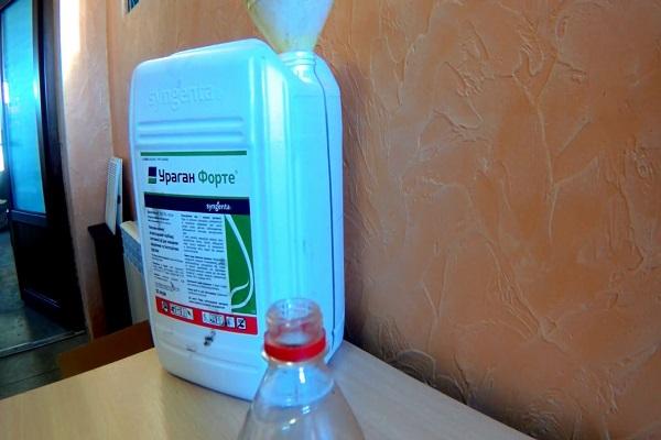 Flasche und Kanister