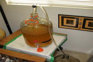 Méthodes physiques et chimiques de clarification du vin de la turbidité et des sédiments à la maison